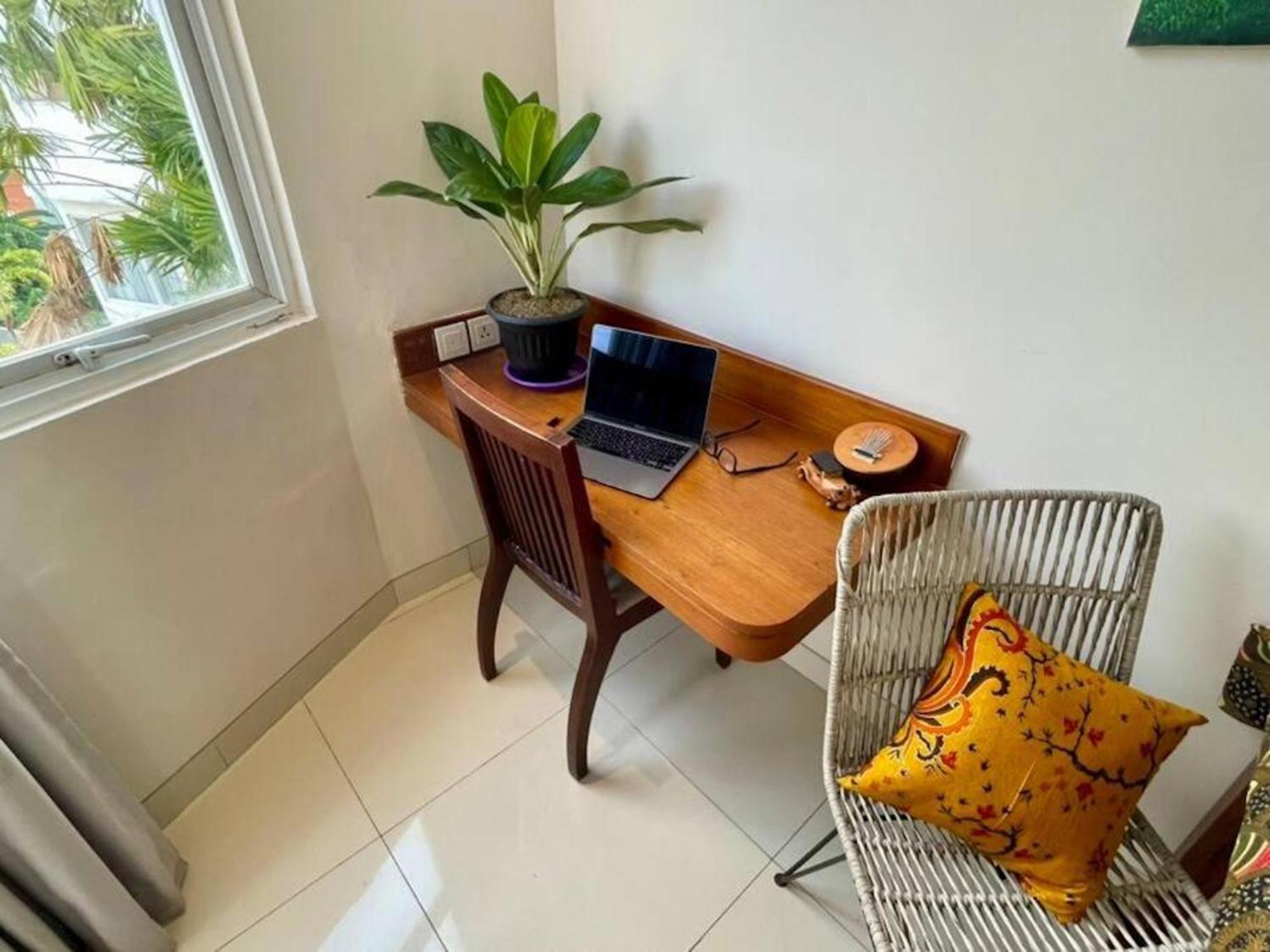 Apartment Bali King 503 - With Mini-kitchen, Resort-style Pool, Wi-fi And Netflix, Ac, Digital Nomad Heaven *