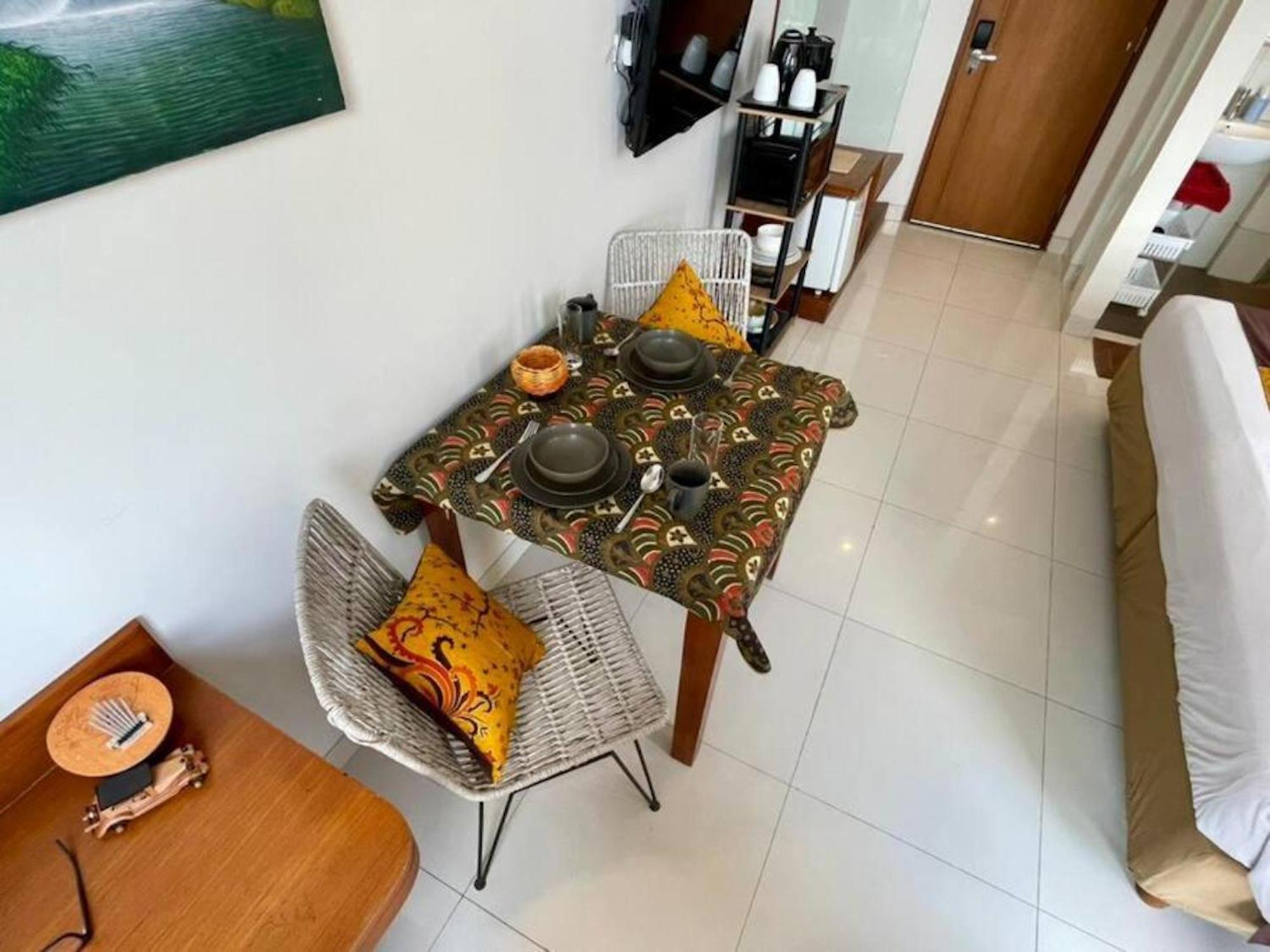 Bali King 503 - With Mini-kitchen, Resort-style Pool, Wi-fi And Netflix, Ac, Digital Nomad Heaven Seminyak (Bali)