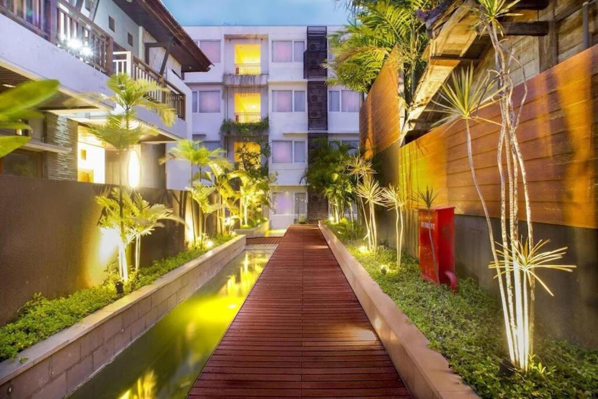 Bali King 503 - With Mini-kitchen, Resort-style Pool, Wi-fi And Netflix, Ac, Digital Nomad Heaven * Seminyak (Bali)